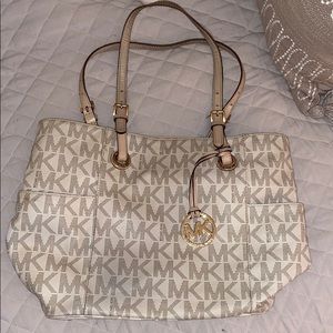 Michael kors purse
